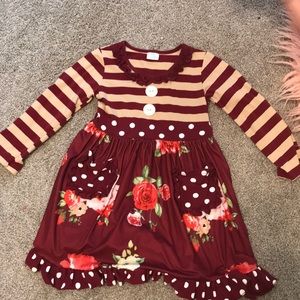 Girls flower dress size 2xl but fits like 8/10
